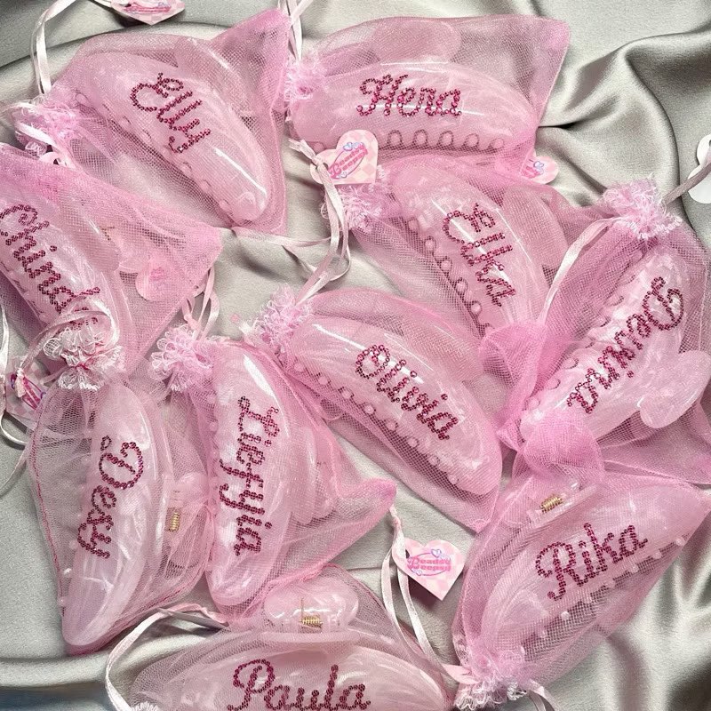 senjahitamm's tweet photo. mini gift ideas for classmate 

a thread https://t.co/TJKeQNT5FE