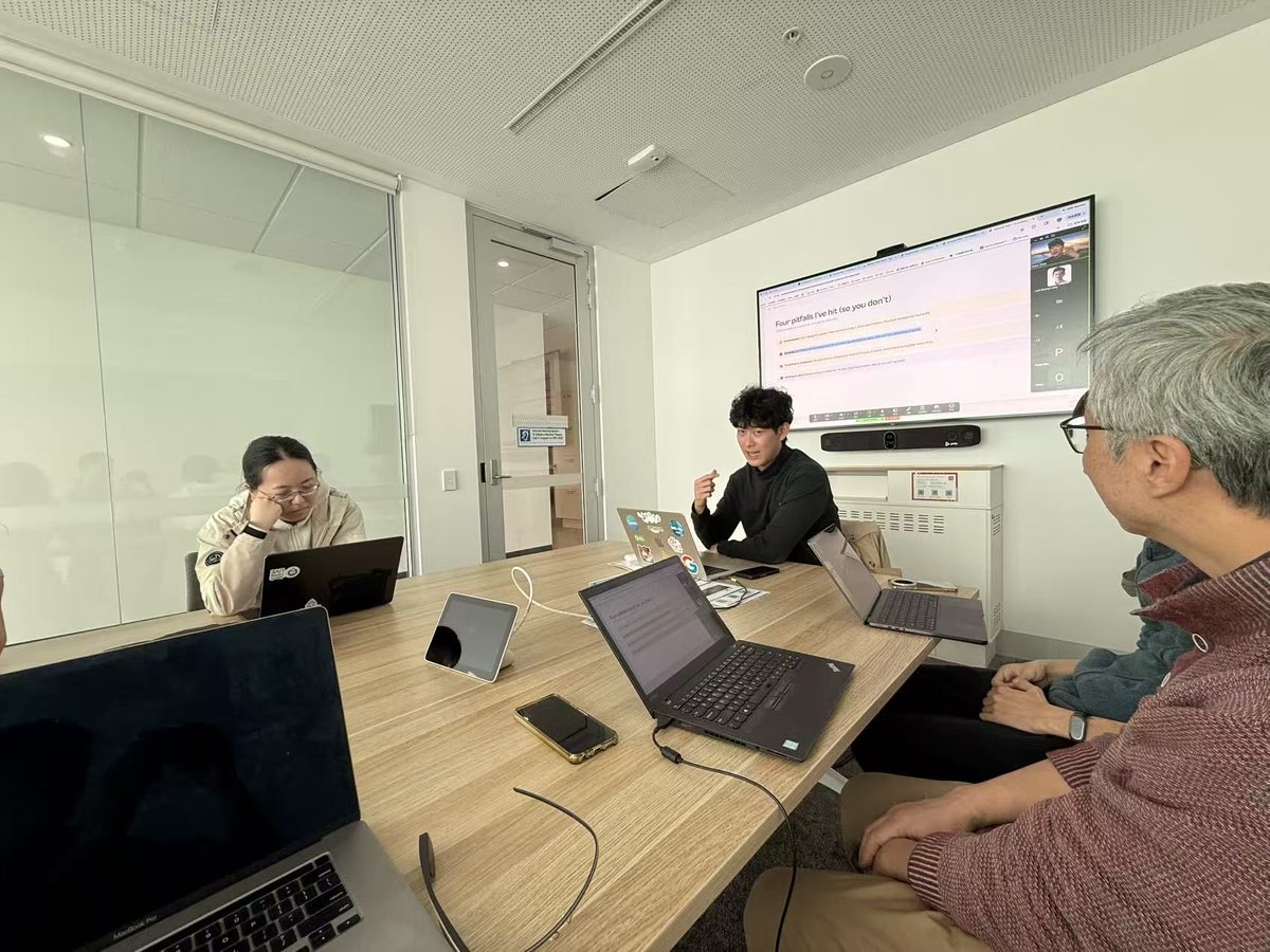 odyzhou's tweet photo. Workshop 01 done. Built personal wikis that AI actually remembers — live, on real laptops.
Thank you to everyone in the room and online. 🙏 And sorry for the network drop mid-session — you came to build, the Wi-Fi disagreed. Respect for sticking it out. https://t.co/JzJMqNmWRr