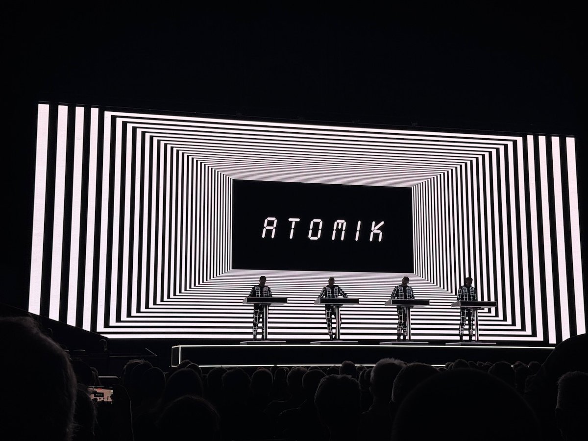 GrahamAddison7's tweet photo. I still have my vinyl copy of Man Machine by @kraftwerk  which I bought approaching 50 years ago and enjoyed a brilliant performance by them yesterday at the @RoyalAlbertHall. https://t.co/BfBU2pTrFA