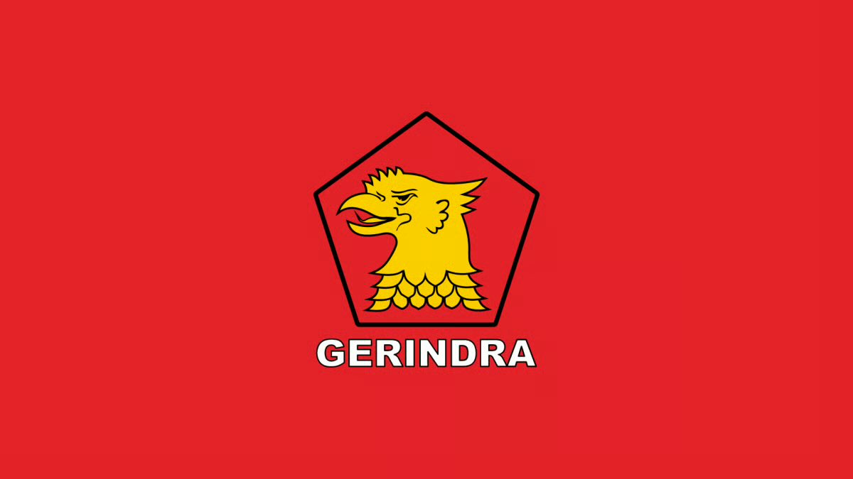 CB5's tweet photo. Gerindra didirikan 2008 sebagai kendaraan politik Prabowo (split dari Golkar). 

Ideologinya nasionalis-kanan populis, Pancasila, dengan elemen “strong leadership” dan kritik terhadap sistem liberal. 

Suksesnya sangat bergantung pada citra Prabowo: dari “garang” 2014 menjadi “gemoy” 2024, plus dukungan Jokowi & mesin negara

Pada Pemilu 2024, Gerindra meraih 13,22% suara dan 86 kursi DPR (peringkat ketiga setelah PDI-P dan Golkar), naik dari pemilu sebelumnya. Ini menjadikannya partai ketiga terbesar secara konsisten sejak 2014. 

Gerindra lebih mirip Demokrat di bawah SBY (personality-driven/personalist party) daripada PKB yang berbasis NU (institutionalized dengan akar sosial-massa kuat).

Adakah politikus yang tersangkut kasus korupsi?

Edhy Prabowo (mantan Menteri Kelautan dan Perikanan)
•  Kasus: Korupsi ekspor benih lobster (benur) tahun 2020. Diduga menerima suap terkait izin ekspor.
•  Status: Terbukti bersalah. Divonis 5 tahun penjara oleh MA (setelah naik banding). Sudah bebas bersyarat/remisi. Gerindra sempat minta maaf ke Jokowi. 

2. Immanuel Ebenezer (Noel) (mantan Wakil Menteri Ketenagakerjaan)
•  Kasus: Pemerasan dan gratifikasi terkait pengurusan sertifikasi Keselamatan dan Kesehatan Kerja (K3) di Kemnaker. Diduga terima Rp6,5 miliar+ gratifikasi.
•  Status: Divonis 4,5 tahun penjara pada Juni 2026 oleh PN Tipikor Jakarta. Terbukti secara sah. 

3. Heri Gunawan (Anggota DPR RI Fraksi Gerindra, Komisi XI)
•  Kasus: Dugaan korupsi dan TPPU dana CSR/Program Sosial Bank Indonesia (BI) dan OJK (2020–2023). Diduga terima Rp15,86 miliar melalui yayasan, tapi tidak digunakan untuk kegiatan sosial (digunakan untuk aset pribadi seperti rumah makan, tanah, kendaraan).
•  Status: Ditunjuk sebagai tersangka KPK (Agustus 2025). Rumah digeledah, aset disita. Belum ditahan hingga pertengahan 2026 (proses masih berjalan). 

4. Mohammad Sanusi (mantan Ketua Fraksi Gerindra DPRD DKI Jakarta)
•  Kasus: Suap reklamasi Teluk Jakarta (dari Agung Podomoro) + pencucian uang puluhan miliar.
•  Status: Terbukti bersalah, divonis 7 tahun penjara. Mundur dari Gerindra setelah ditangkap KPK (2016). 

5. Anwar Sadad (politikus Gerindra Jatim)
•  Kasus: Korupsi dana hibah APBD Provinsi Jatim (pengurusan dana hibah ke kelompok masyarakat).
•  Status: Tersangka KPK, aset Rp8,1 miliar disita (2025).