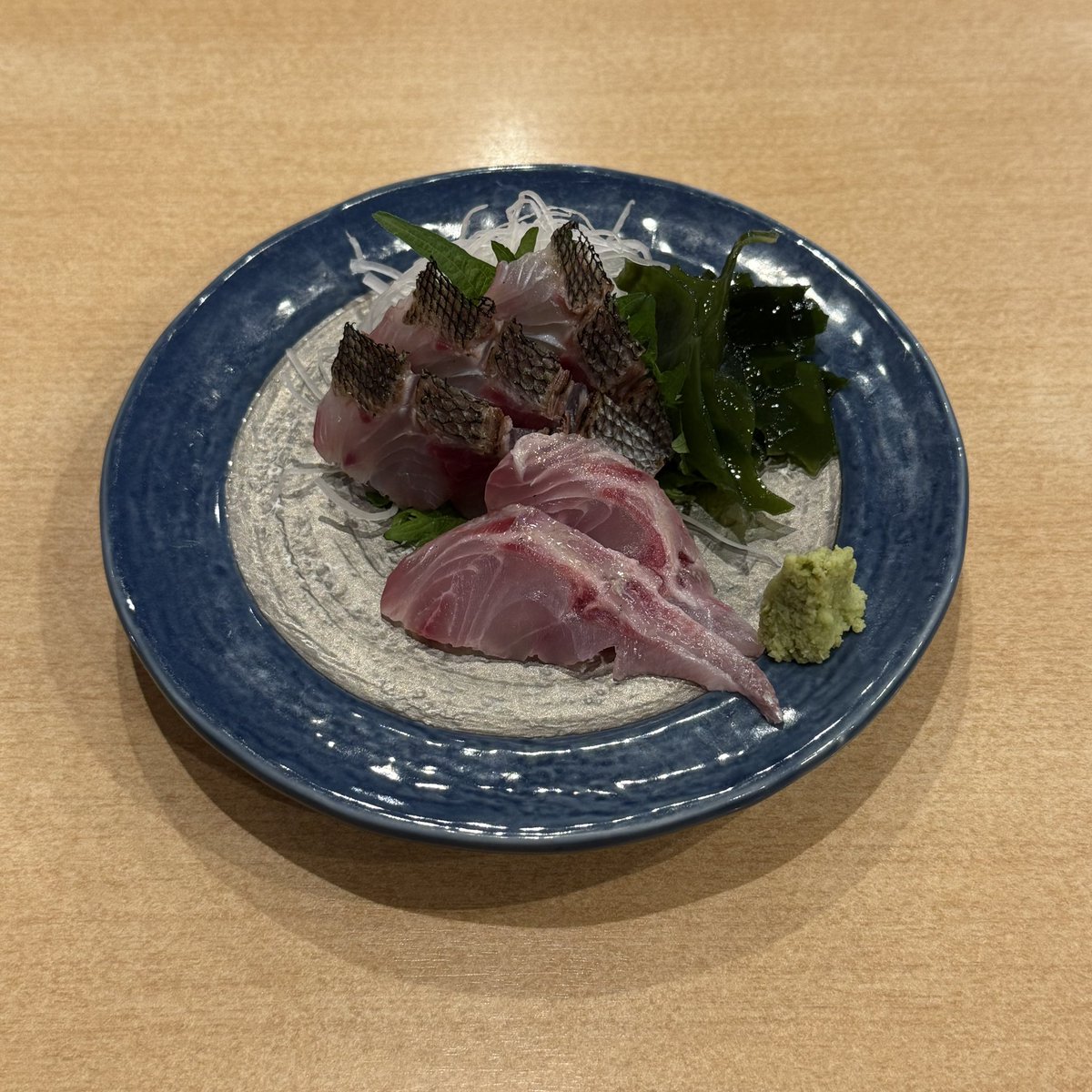 753official's tweet photo. 長崎産 活け〆イサキ刺🐟
脂乗ってます🤤

お酒のアテに最高🍺🍶
数量限定です〜！！🔥

#板橋駅　#板橋グルメ　#刺身 https://t.co/6UZ2RAOaIE