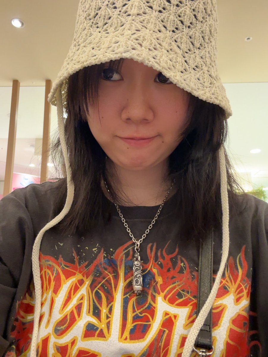 1004start's tweet photo. こんにちよ‼️

大学時代の同期と短期間に何人も会えているため、この期間が終わったら一気に寂しくなりそうな気がしているちよちです。もう寂しいもんね。もう会いたい。

最近買ったバケハが可愛くて涼しくてお気に入り🎶どすっぴんでもまあ、なんとか、いける。
この夏いっぱい被るぞ〜〜〜🌞🌴🌺✨ https://t.co/x2mKYjq5oD