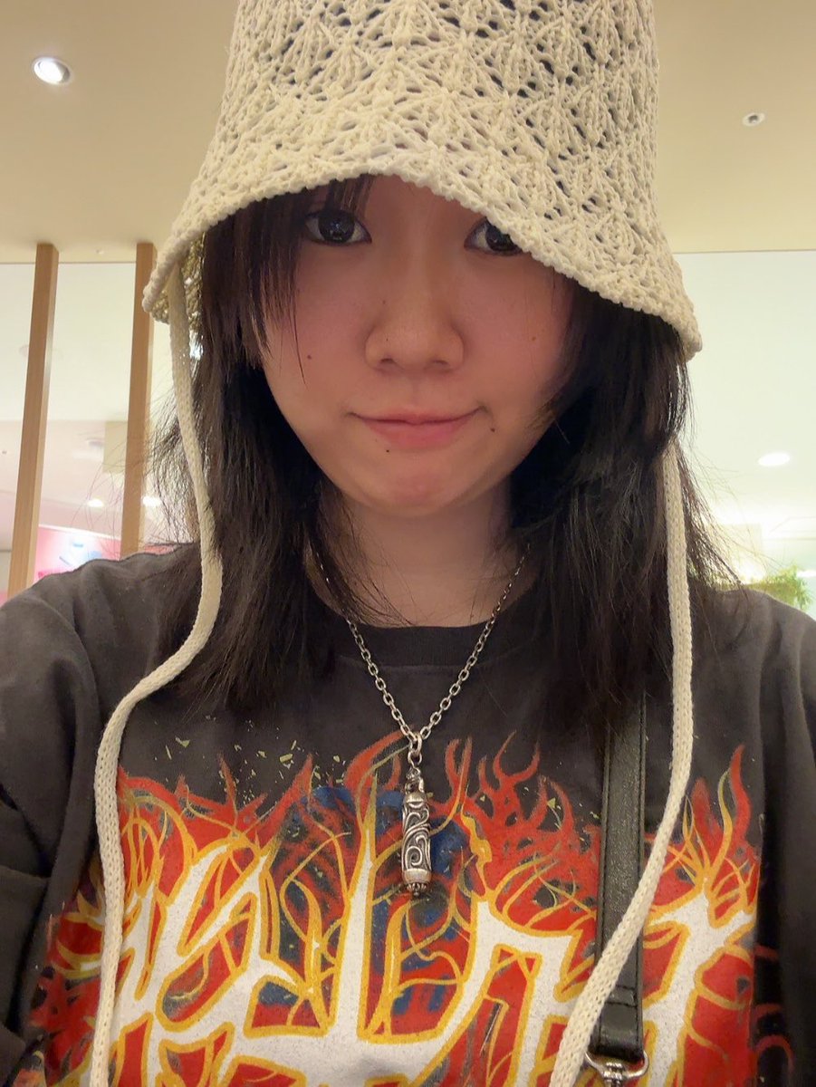 1004start's tweet photo. こんにちよ‼️

大学時代の同期と短期間に何人も会えているため、この期間が終わったら一気に寂しくなりそうな気がしているちよちです。もう寂しいもんね。もう会いたい。

最近買ったバケハが可愛くて涼しくてお気に入り🎶どすっぴんでもまあ、なんとか、いける。
この夏いっぱい被るぞ〜〜〜🌞🌴🌺✨ https://t.co/x2mKYjq5oD