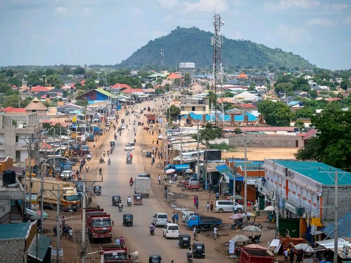 stats_wire's tweet photo. AFRICA'S LOWEST GDP PER CAPITA (IMF 2026 projection)

1. 🇸🇸 South Sudan - $488
2. 🇧🇮 Burundi - $546
3. 🇨🇫 Central African Republic - $613
4. 🇲🇿 Mozambique - $632
5. 🇲🇬 Madagascar - $656
6. 🇪🇷 Eritrea - $656
7. 🇲🇼 Malawi - $733
8. 🇸🇴 Somalia - $813
9. 🇳🇪 Niger - $822
10. 🇸🇩 Sudan - $864

Source : IMF 2026