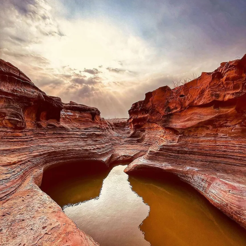 IndiaAesthetica's tweet photo. Kadiya Dhro canyon on Lyari Riverbed in Kutch, Gujarat 🟤🌊🇮🇳 https://t.co/I3CteBlJ2N