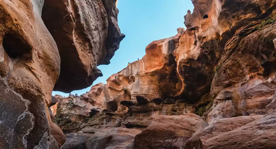 IndiaAesthetica's tweet photo. Kadiya Dhro canyon on Lyari Riverbed in Kutch, Gujarat 🟤🌊🇮🇳 https://t.co/I3CteBlJ2N