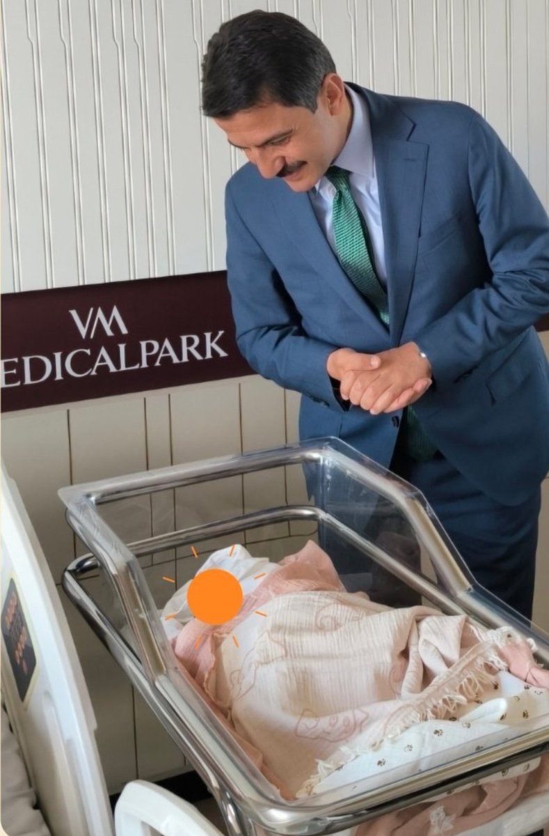 SirmaHande's tweet photo. Daha 2 gün önce, "Kararların adil görünmesi önemlidir" diyerek, yargı etiği dersi veren HSK 1. Daire Başkanı #TuranKuloğlu, resmi unvanlı hesabından özel hastane (#Medicalpark) tanıtımı yapıyor. 

Kendisini eleştirdim diye, beni yani MİLLETİ engellemesi bu yüzden miydi? 

Bu görünüm, neyin görünümü @RTErdogan @adalet_bakanlik @HSKKurumsal @abakingurlek @ceyhanburakab @AbdullhAydgdu @avsedatayyldz @fuzuliaydogdu @ErdincAvsar_60?

Hiçbir zaman unutmadan; #YenidoğanÇetesi'ni, #BebekKatilleri'ni, #BebekCinayetleri'ni ve özellikle, 2010 yılında, kızım Nevbahar'ın SAKAT BIRAKILDIĞI, İstanbul #Altınbaş Üniversitesi Bahçelievler @MedicalParkHG'ı LANETLİYORUM!

#5Haziran
#Cuma

#SonDakika
#Gündem