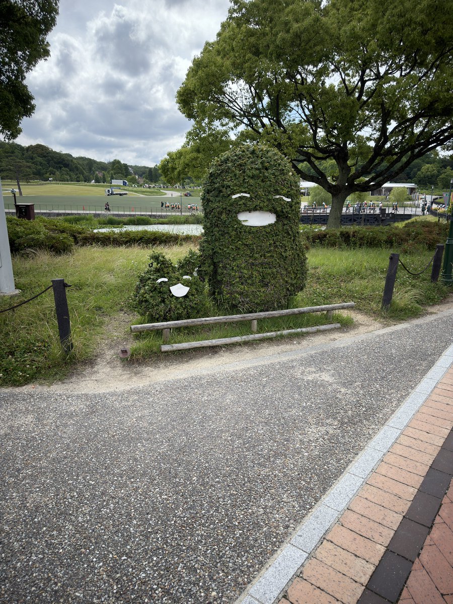 leviathan_luna's tweet photo. 今日は朝から甥っ子を連れてジブリパークに行ってきた。
運良くそんなに気温も高くなく日光ガンガン照りでもなかったので非常に過ごしやすかったね🤔 https://t.co/DKeOrAZ8X9