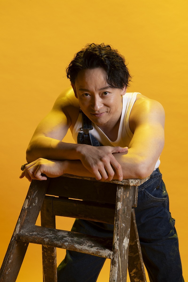 spice_stage's tweet photo. 主演・山本耕史のインタビュー映像が到着　日米合作ブロードウェイミュージカル『フル・モンティ』 https://t.co/TXdOiyQVNM https://t.co/YNIWNRgSXx