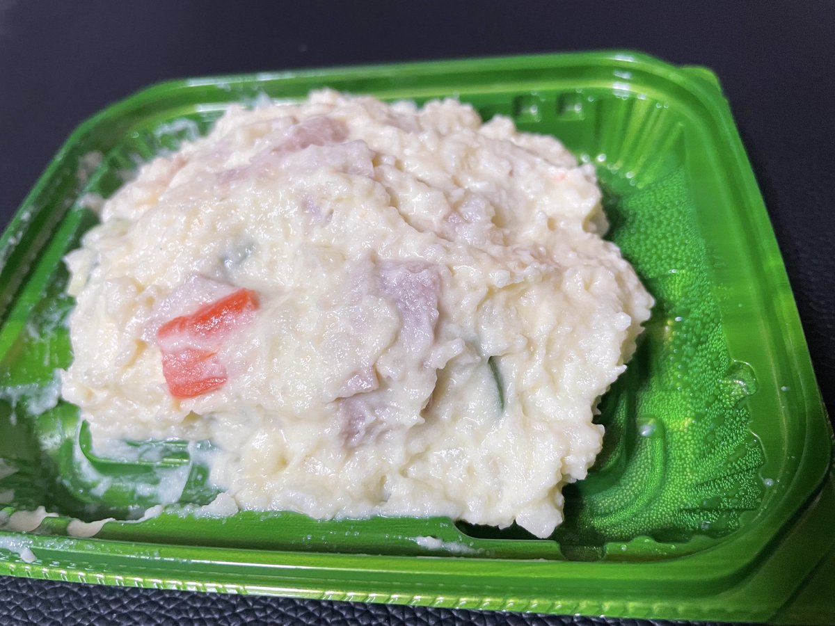nikuooo's tweet photo. 2026/05/28(木)
40品目
#トライアル
野菜のうま味！ポテトサラダ(中)

じゃがいも、胡瓜、玉葱、ハム、人参、嬉しい具材のラインナップ。１つひとつが大きくて嬉しい。商品名の通り野菜のうま味がホント素敵。

#にくおポテトサラダ2026
#にくおポテトサラダ https://t.co/Hd4msnK9Ma