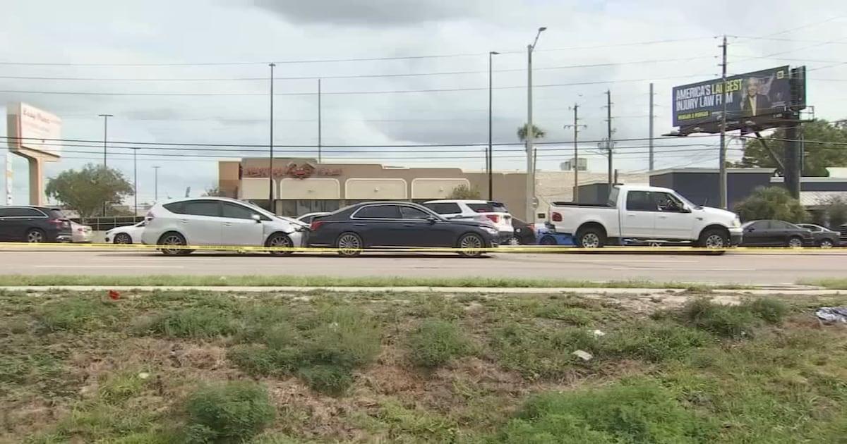 WFTV's tweet photo. Florida Highway Patrol investigates fatal crash in Orange County https://t.co/V7IBFrC3YG https://t.co/nYsoqhkX02