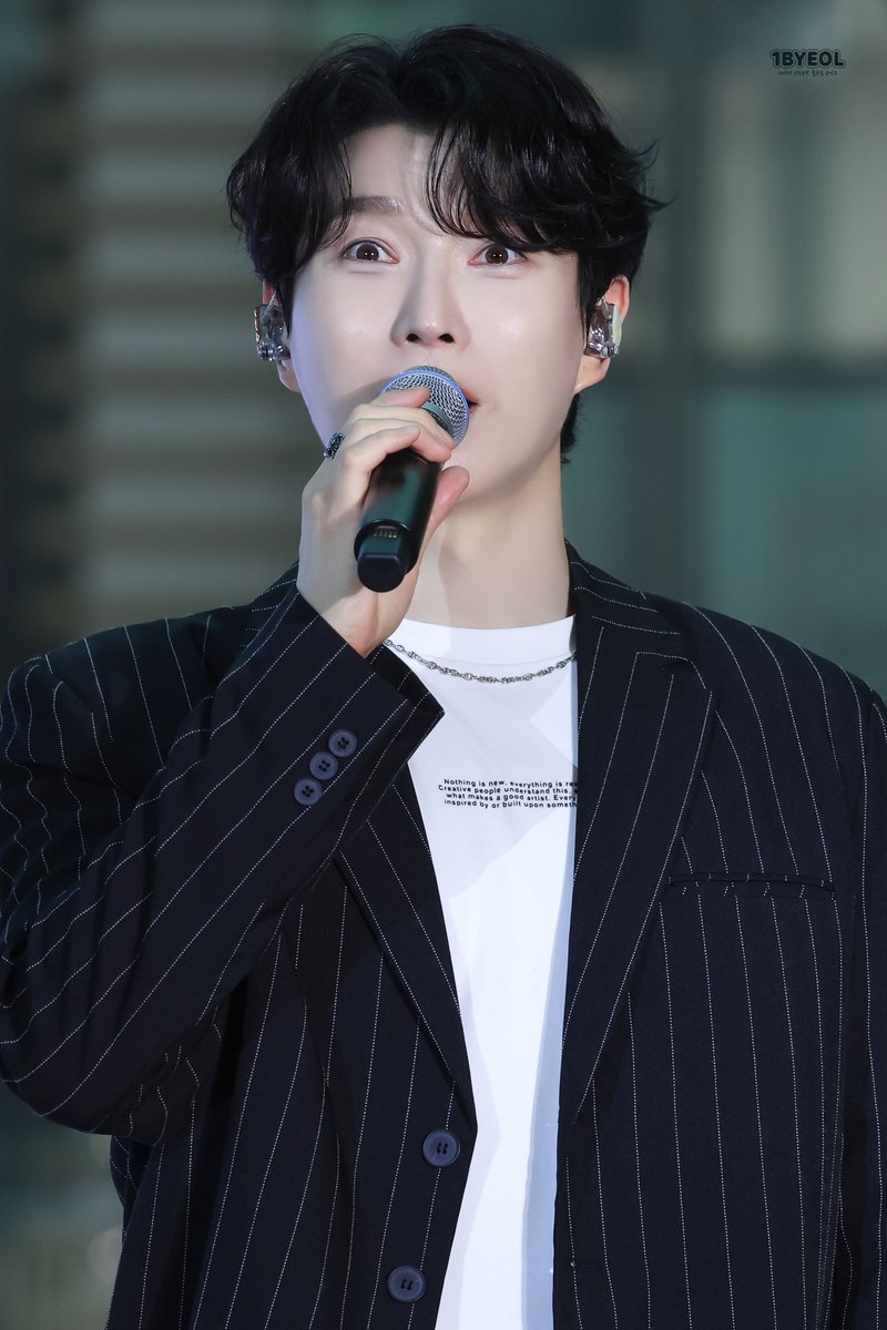 forstaronly's tweet photo. 𝟮𝟲𝟬𝟱𝟮𝟵 인천공항 출국길 콘서트

두훈쿵야 띠용 👀✨

#배두훈
#포레스텔라 https://t.co/hjWcpnZY0P