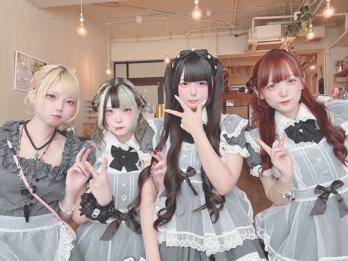 本日、前半組です︎🫖🎀 ご来店お待ちしております