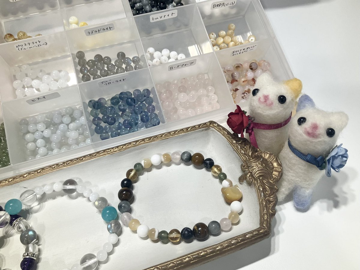 今年初参加の【maokie】さんは、アロマと天然石のお店だニャー。 ここ
