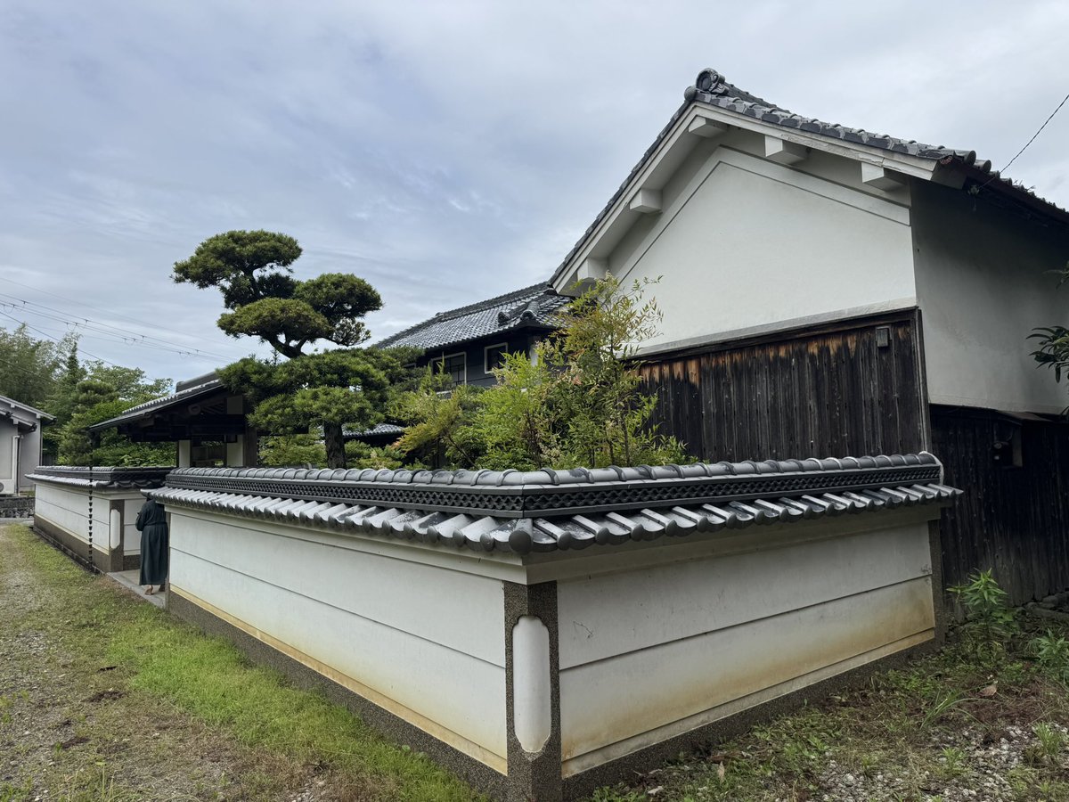 maki_mammle_jp's tweet photo. 今週はアプリ開発業者さんとのver.26に向けた打ち合わせから始まり、税務・財務・法務関係、デザイナーと日々打ち合わせは続く。
そろそろ国際特許も視野に入れなくては。
そんな中、奇遇な繋がりから訪れた古都では、アーティストや武道家との新たな出会いが。
だから人生は面白い。
#FamilyButler https://t.co/jhi1MQ73xN