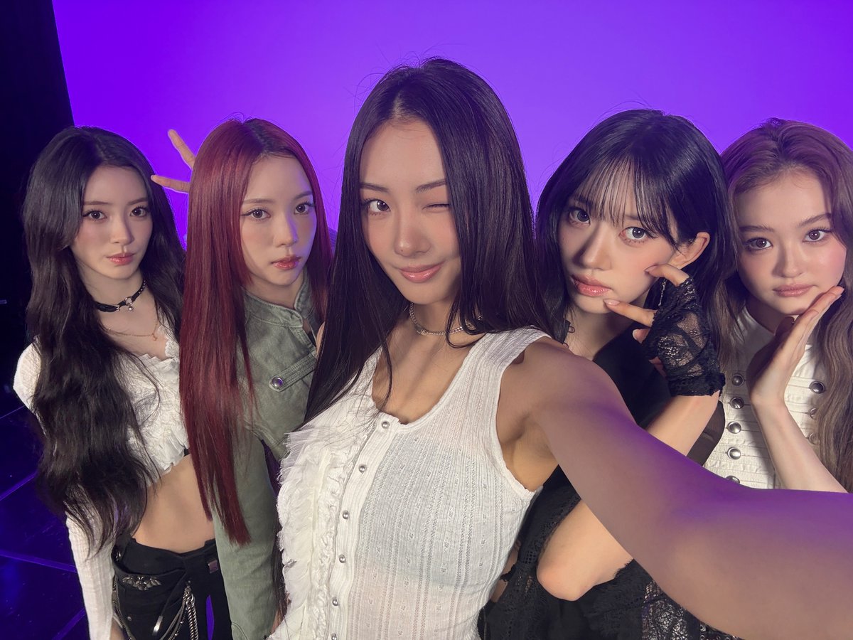 MEOVV_talk's tweet photo. [📸] 260605 #MENOVV

릴레이댄스 💜🤍

#MEOVV #미야오
#BITENOW
#THEBLACKLABEL #더블랙레이블 https://t.co/6HSLQ1OKfk