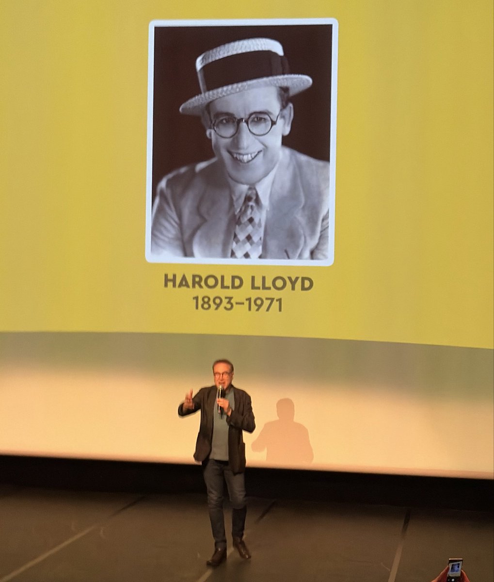 CarlottaFilms's tweet photo. Sublime ouverture hier du Festival @CineComedies à Lens, avec un des chefs-d’œuvre d’Harold Lloyd, MONTE-LÀ DESSUS (SAFETY LAST) . Accompagnement magistral de @JFZygel, un public conquis et hilare. Vive le cinéma en salles et festivals ! @TheHaroldLloyd https://t.co/qQhhj1Q2ul