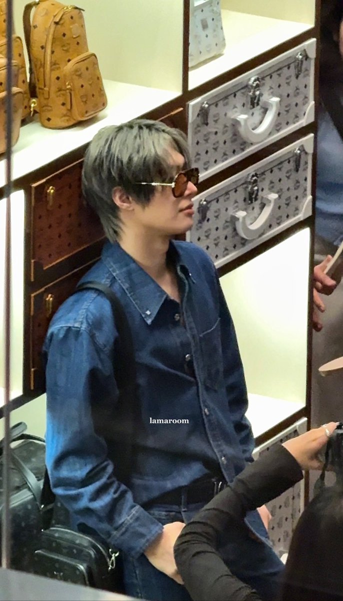 lamaroom's tweet photo. 260605
MINGI AT MCM SINGAPORE🖤

#MINGI #민기 #MCM #MCMXMINGI
#ateez #에이티즈 #송민기 
@MCMtweets https://t.co/o7iDMMBh63