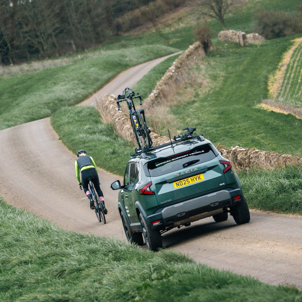 daciauk's tweet photo. 6,000km. 10 countries. One direction: North.

From southern Spain to the Arctic Circle, we’re behind you all the way! Wishing you the best of luck, Sarah Ruggins

#DaciaDuster #DaciaAdventureCommunity https://t.co/Qvu55ZIB2b