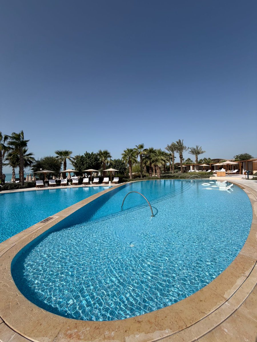 TrendGroup's tweet photo. Where color meets water. A blend of glass mosaics, curated for The Red Sea EDITION, creates a serene pool experience defined by vibrant hues and luxurious reflections.

Mix Dream (2 x 2 cm | 3/4" x 3/4")
The Red Sea EDITION, Shura Island, The Red Sea, Saudi Arabia
@marriottbonvoy https://t.co/pAuiKqYCjy