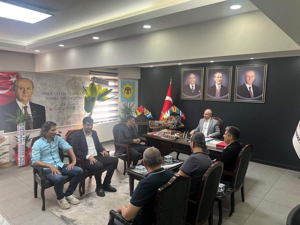 mhp_gaziantep's tweet photo. Geçmiş dönem TÜRKAV Gaziantep İl Başkanı M. Selçuk UĞUR, Ülkücü camiamızın kıymetli Müdürlerini ve eğitimcileri İl Başkanımız Mehmet Sait KILIÇ Bey’e hayırlı olsun ziyaretinde bulundular. https://t.co/1o9xsuShRE