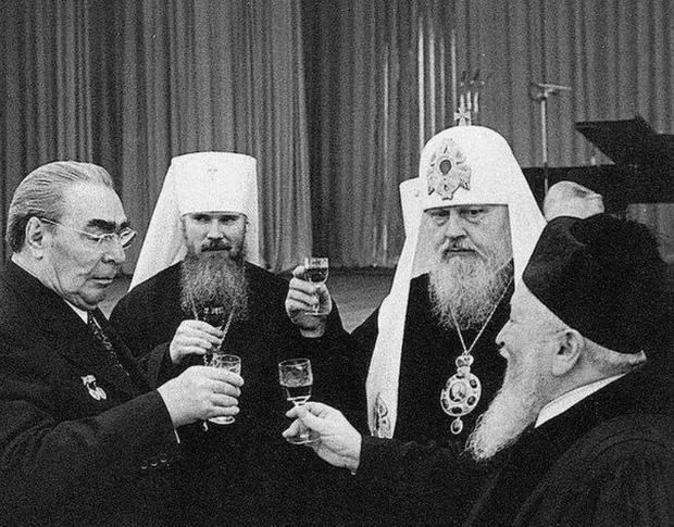 Yellow_Fever_69's tweet photo. @Infamousmbeep Here's something for orthobros: Patriarch of Moscow had a rank of KGB General and orthodox church was one of the most important intelligence gathering institutions inside Soviet Union, for monitoring over dissidents and masses in general. https://t.co/py5jetMeH3