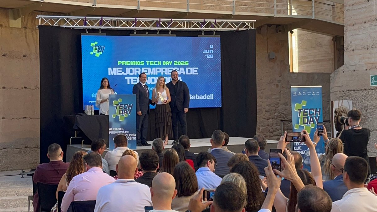 softwariza3's tweet photo. 🏆Ayer recibimos el premio a la Mejor Empresa de Tecnología de la Provincia de Alicante.

Un reconocimiento al trabajo del equipo de Softwariza3 y a nuestra apuesta por la innovación y la transformación digital.

Gracias por acompañarnos en este camino🚀

#Softwariza3 #Innovación https://t.co/1gMrdyxPSn