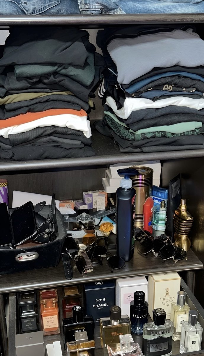 hw_flamzy's tweet photo. a bro must own all this https://t.co/G89hE0UrJf