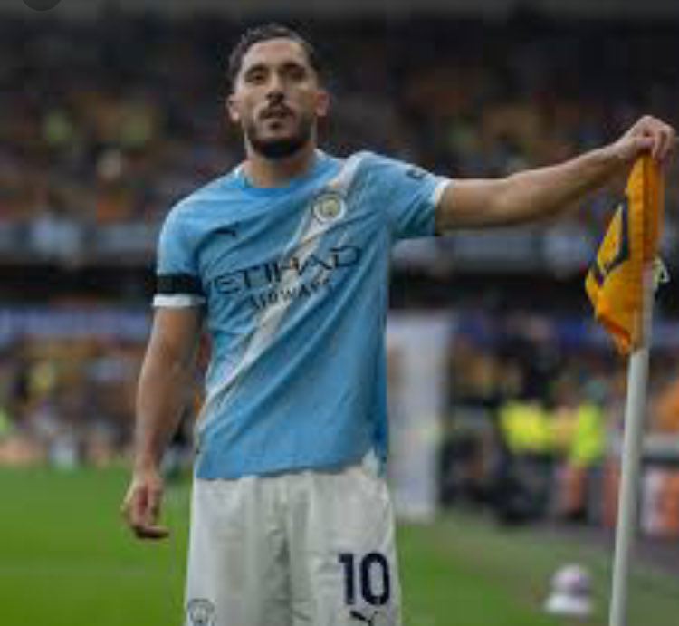 wizedgent's tweet photo. BREAKING: THE SIX NOMINEES FOR THE MEN’S PFA PLAYER OF THE YEAR REVEALED 🚨

The nominees include: Rayan Cherki, Bruno Fernandes, Erling Haaland, David Raya, Gabriel, and Declan Rice 🏆

( Source:@SkySportsNews ) https://t.co/gsjd4SMYLz