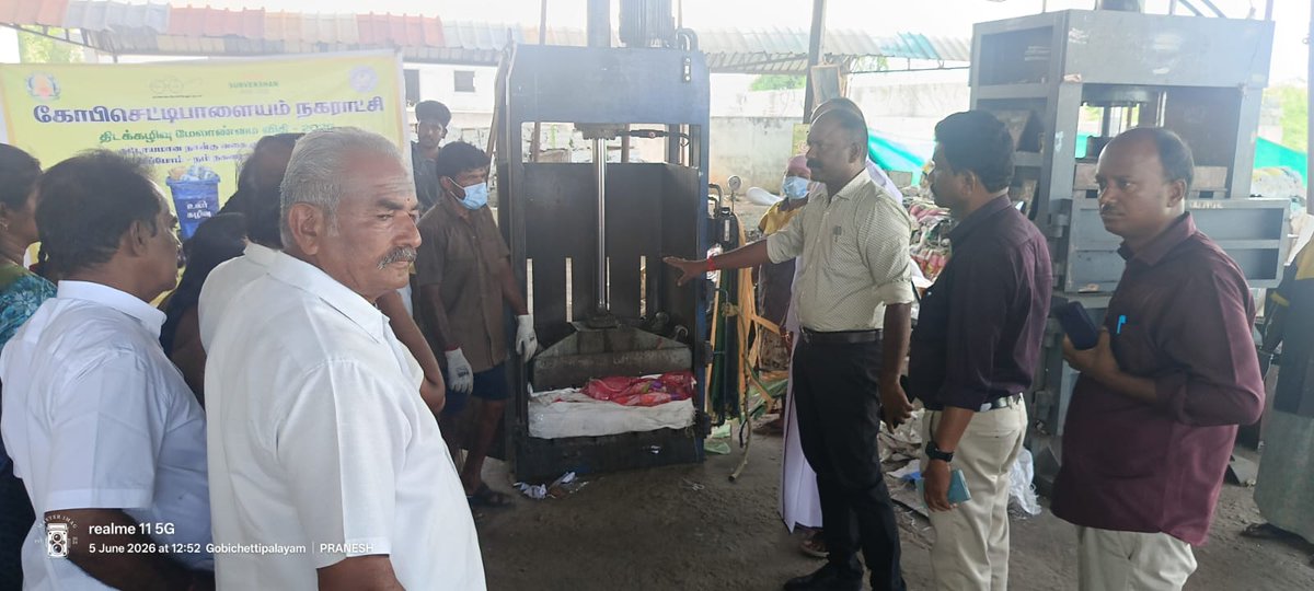 Commr_Gobi's tweet photo. நகராட்சி பொறியாளர் திரு.ஆர்.தனுஷ்கோடி, துப்புரவு அலுவலர் திரு.ஆர். ரவிச்சந்திரன், துப்புரவு ஆய்வாளர்கள் திரு.எம். நிரூபன் சக்கரவர்த்தி, திரு.பி.கே. சௌந்தரராஜன் ஆகியோர் தலைமையில், துப்புரவு பணியாளர்கள், துப்புரவு பணி மேற்பார்வையாளர்கள் ஆகியோர் முன்னிலையில் நகர்மன்ற https://t.co/m5vYa30EBy