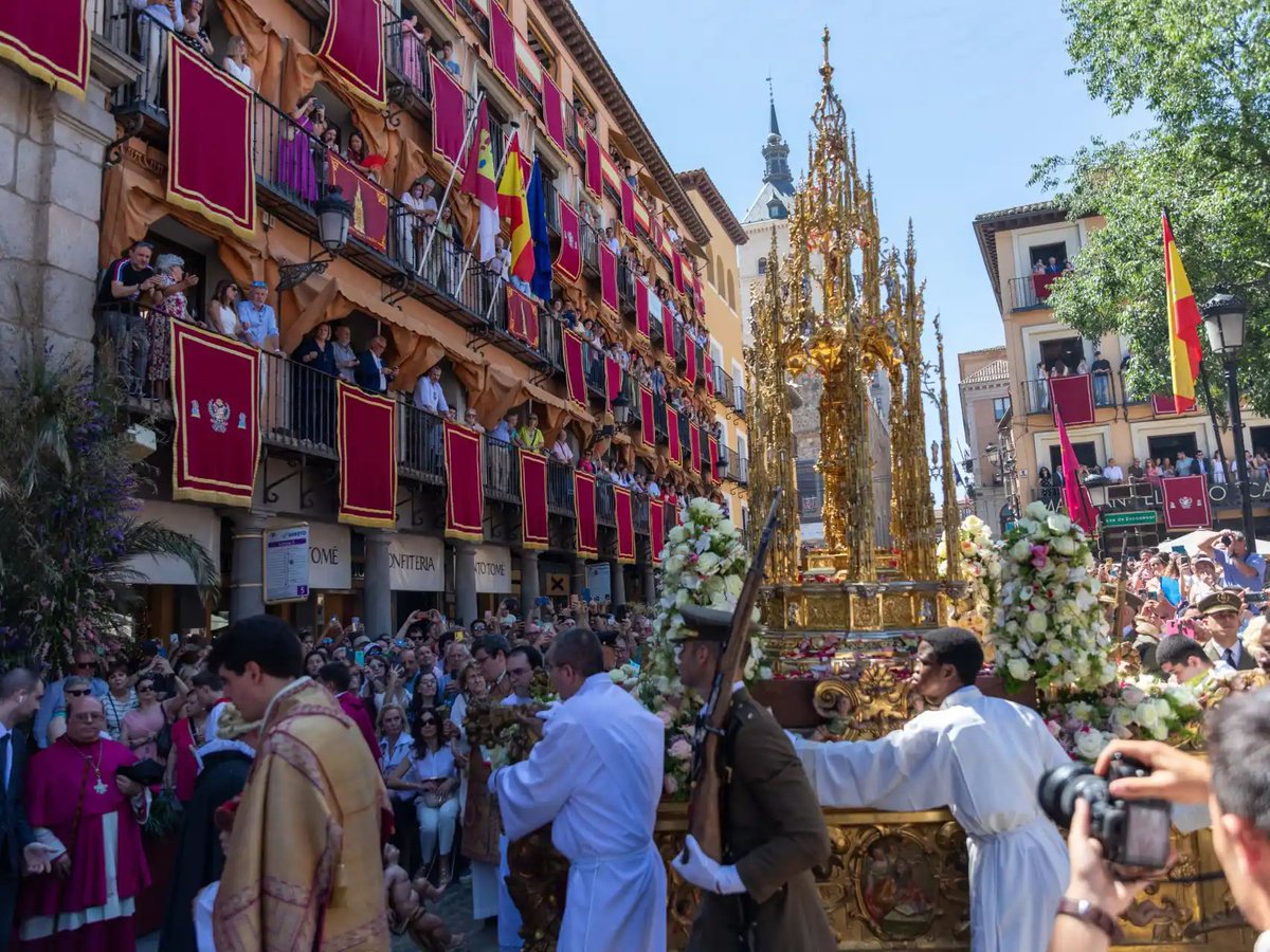 Panuchero's tweet photo. @SPC_44 No te voy a decir que no, porque soy sevillano y lo disfruto muchísimo. Además las fotos que has subido son preciosas. Pero, añado estas, porque también tengo mi corazoncito manchego. ¡Con la primavera a mi me entra la alegría, me levanto cada día con cara de felicidad! https://t.co/BxkzcQ1zQA