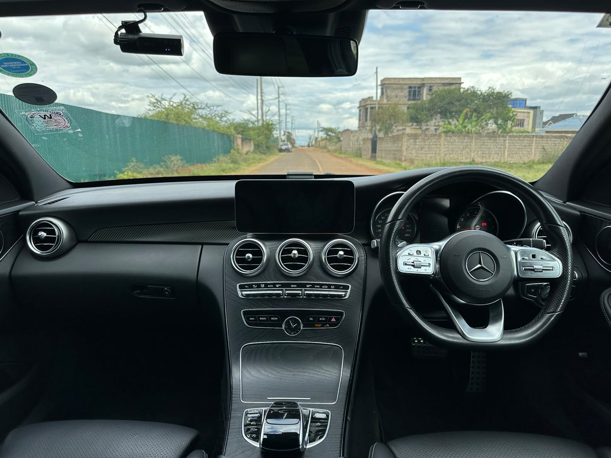 RjMotorworld's tweet photo. ▪️Apple CarPlay/Android Auto
▪️LED High-Performance headlamps
▪️Leather Seats
▪️Electrically Adjustable Heated Front Seats https://t.co/NC8uBwEJC9