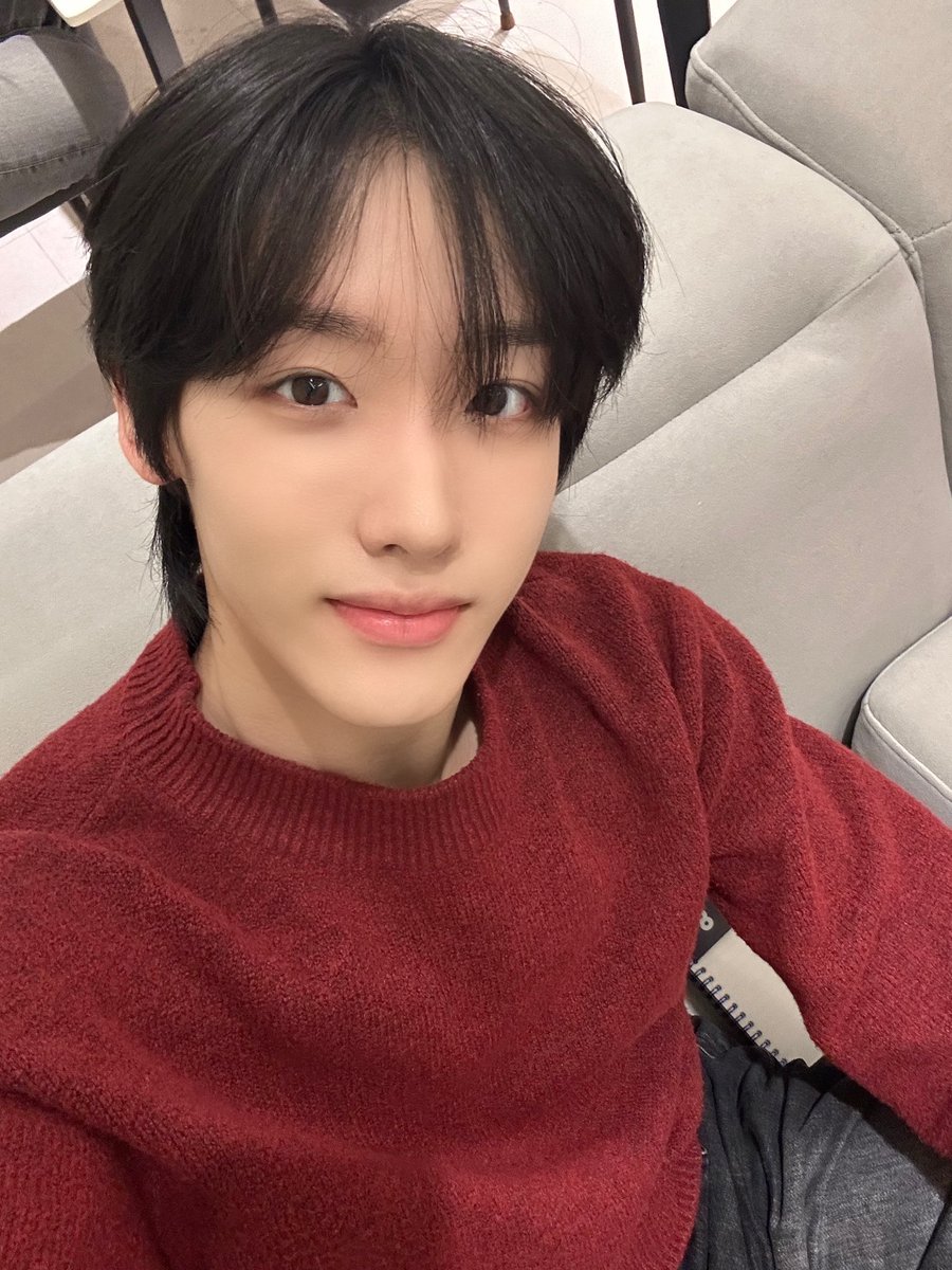 AmbiO_members's tweet photo. 비슷하지만 다른 사진! 😚🤭

#AmbiO #엠비오
#Kiwon #기원 https://t.co/tDMtGfRB2S