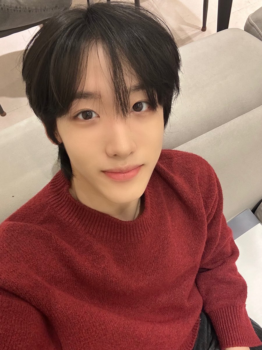 AmbiO_members's tweet photo. 비슷하지만 다른 사진! 😚🤭

#AmbiO #엠비오
#Kiwon #기원 https://t.co/tDMtGfRB2S