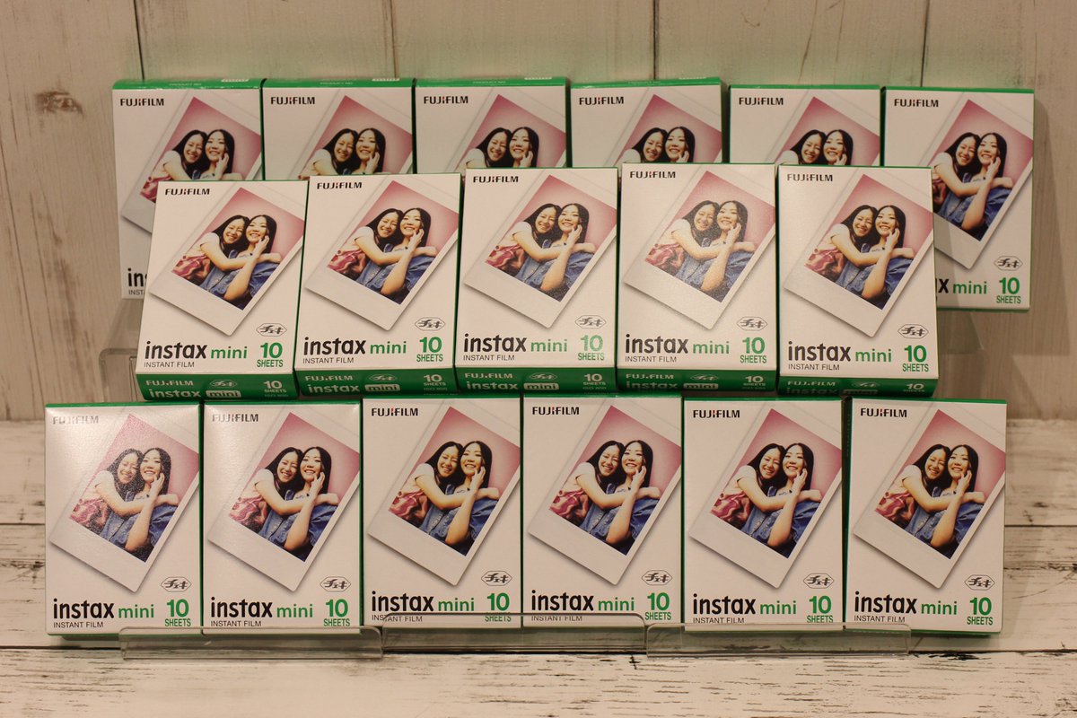 koide_154's tweet photo. 〈お待たせ致しました〉少量ですが入荷致しました
チェキinstax miniフィルム入荷
無地10枚撮り　1P　1,200円税込
1日販売数量を限らせて頂きます
品薄商品の為
【お一人様1グループ1家族１点】と
させて頂きます。申し訳ございません。 https://t.co/uOg4R4RnW6