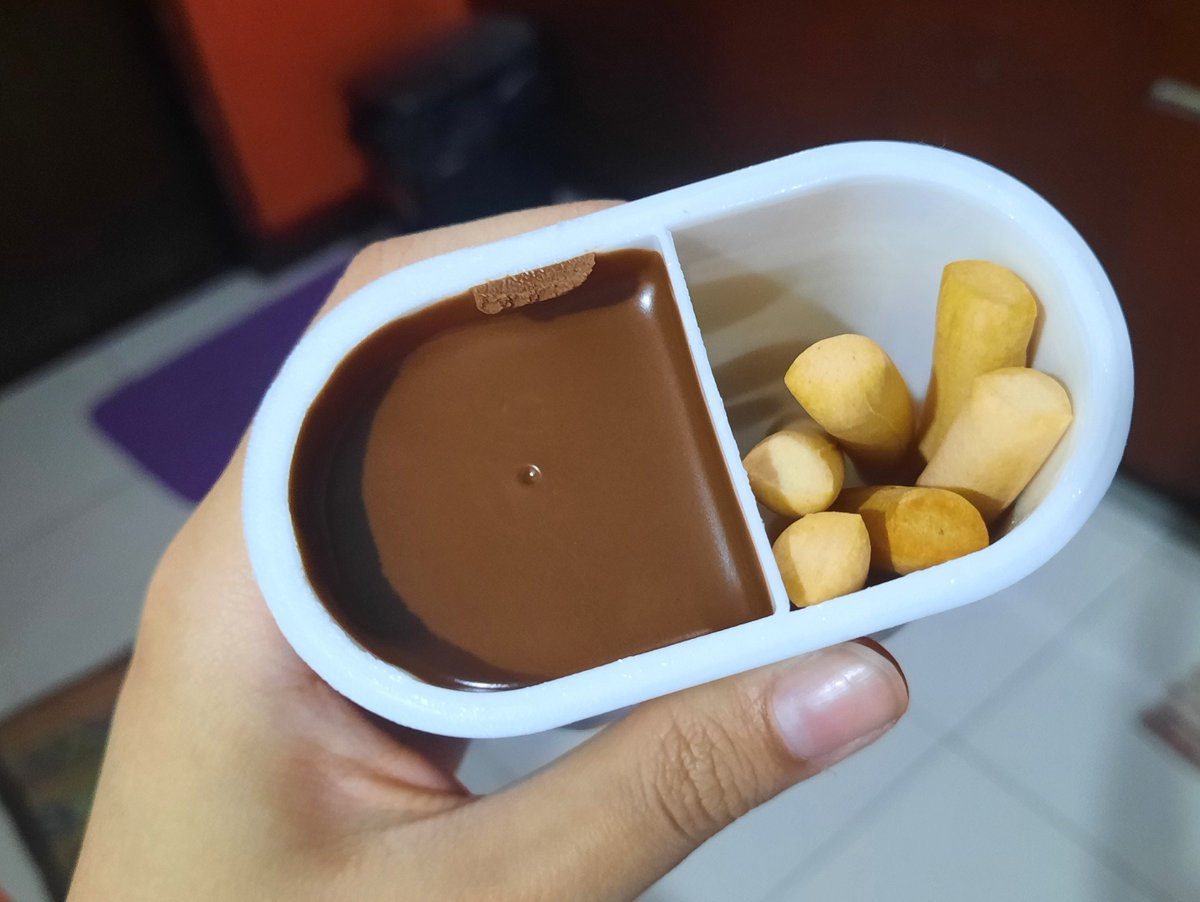 eclairbliss's tweet photo. ang onti ng breadsticks https://t.co/ySPoNVQ5Nf