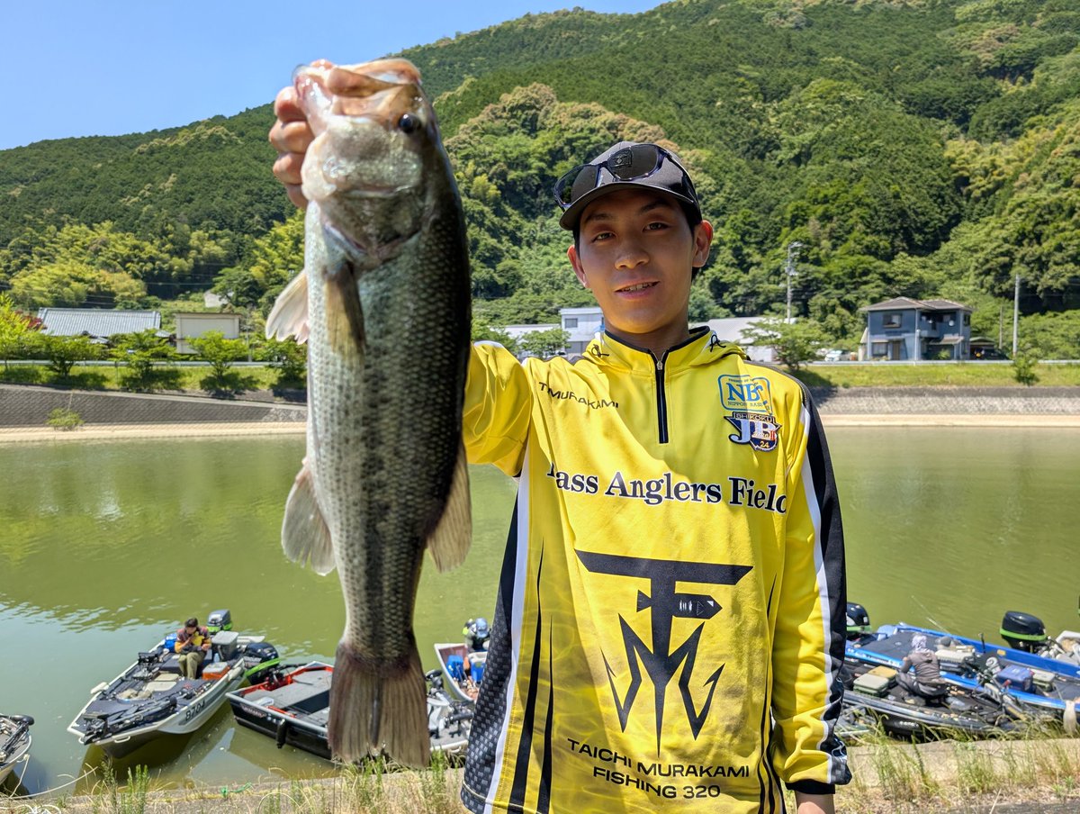 tmfishing320's tweet photo. 先週はチャプター愛媛第2戦イマカツCUP。
プラクティスから不安を感じていたままに
12位という結果に。
年間を考えれば凌ぐことはギリギリできたかなと😅
1,400のキッカーフィッシュはカメラバにチビツインのパワーフィネス。
得意の釣りでなんとかしました笑
残り2戦、年間むけて頑張ります。 https://t.co/Rcm5PvzuEr