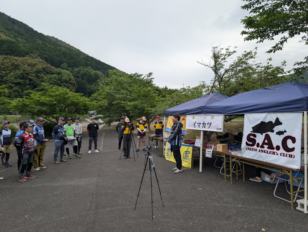 tmfishing320's tweet photo. 先週はチャプター愛媛第2戦イマカツCUP。
プラクティスから不安を感じていたままに
12位という結果に。
年間を考えれば凌ぐことはギリギリできたかなと😅
1,400のキッカーフィッシュはカメラバにチビツインのパワーフィネス。
得意の釣りでなんとかしました笑
残り2戦、年間むけて頑張ります。 https://t.co/Rcm5PvzuEr