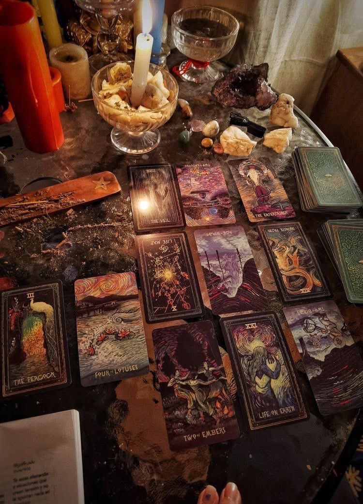 PriestessElynn's tweet photo. Of course I’m psychic 😭 I knew even when I didn’t know. My intuition be picking up on energy before my mind catch up to it. That’s why I learned to stop ignoring myself just because something “looks” normal on the surface. 🧿 https://t.co/6t2JgjM8no