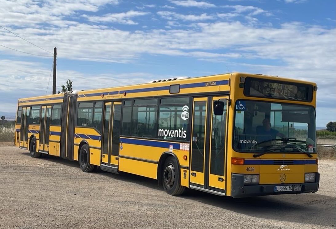 busosarca's tweet photo. ¡Nueva incorporación a la colección de ARCA! Se trata de un Mercedes-Benz O405GN2 con carrocería Hispano Carrocera que hasta hace pocos meses ha estado circulando en Autobuses de Lleida (@MoventisInfo).
Es un vehículo único al ser un O405GN2 de 4 puertas con esta carrocería. https://t.co/AldLdfwCoU