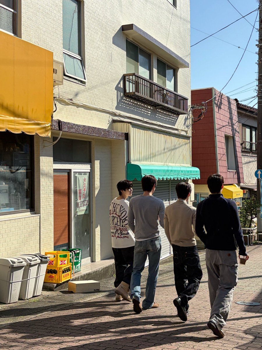 jfngsungchan's tweet photo. Traces of memories linger down this lane, where I assume everyone is still looking for a piece of them. A fine scenery paired with finer existence, and perhaps one look in this direction might bring you ease and peace like a remedy in visual form. https://t.co/LPhp6p5LTL
