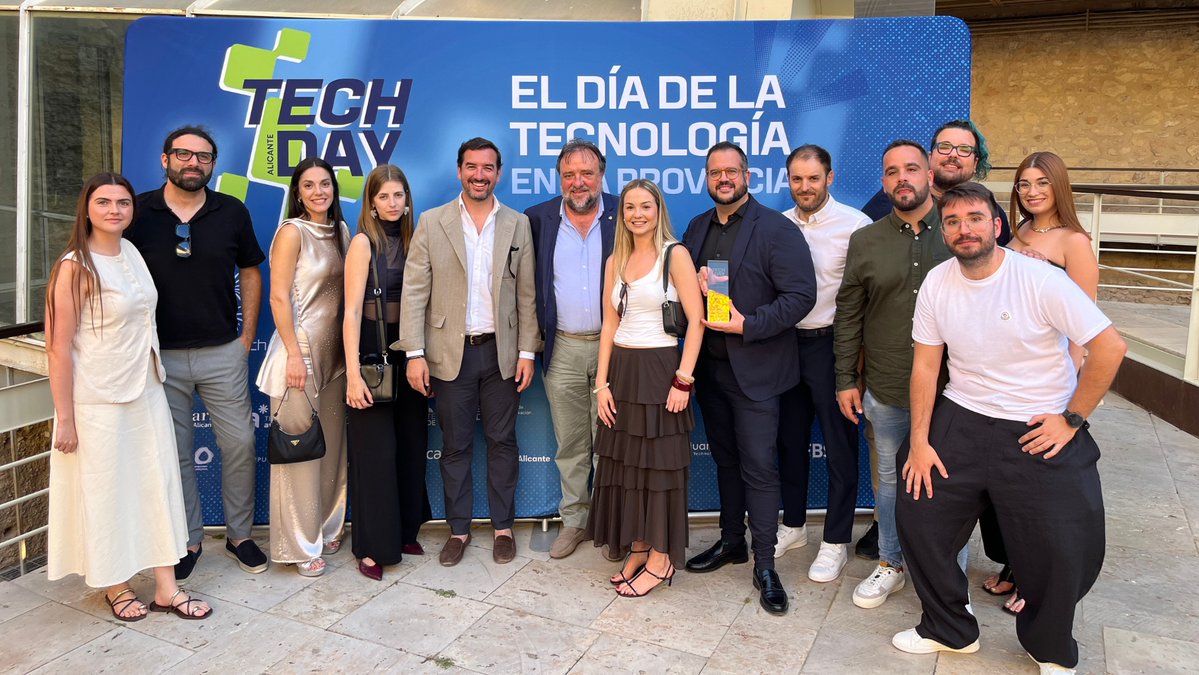 softwariza3's tweet photo. 🏆Ayer recibimos el premio a la Mejor Empresa de Tecnología de la Provincia de Alicante.

Un reconocimiento al trabajo del equipo de Softwariza3 y a nuestra apuesta por la innovación y la transformación digital.

Gracias por acompañarnos en este camino🚀

#Softwariza3 #Innovación https://t.co/1gMrdyxPSn