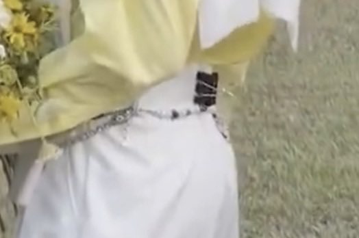 woobbangiz's tweet photo. waist so small ass so fat they had to put my boy in one of this clips 💔 https://t.co/NrroBNt7MU