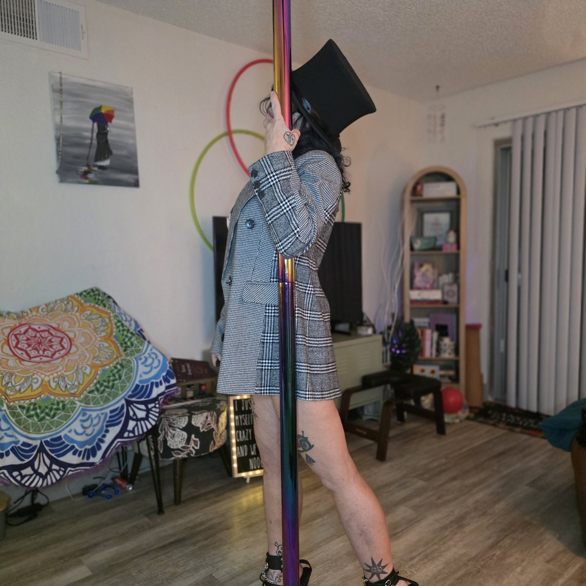 feralspiral's tweet photo. Follow my journey....

Take a tumble down the 🐇 🕳 with me. 

#hulahoop #dance #onlyfans 
https://t.co/K9RADmyD0s https://t.co/bSe8x77x7r