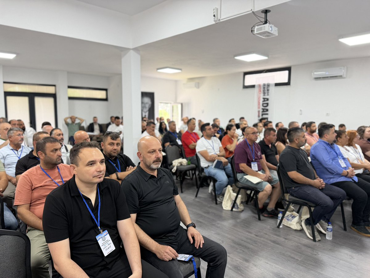 DiSK_Genel_is's tweet photo. İşyeri Sendika Temsilcileri Eğitimlerimiz devam ediyor.

Eğitim programlarımızın sekizinci grubunda yer alan İstanbul And. Yakası 2 Nolu, Antalya , İzmir 7, Edirne ve Artvin Şubelerimizin temsilcilerinin katılımıyla eğitim programımız başladı.

Temsilcilerimizin sendikal bilgi ve birikimleri ile sınıf bilincini güçlendirmeyi amaçlayan eğitimlerimiz sürüyor✊