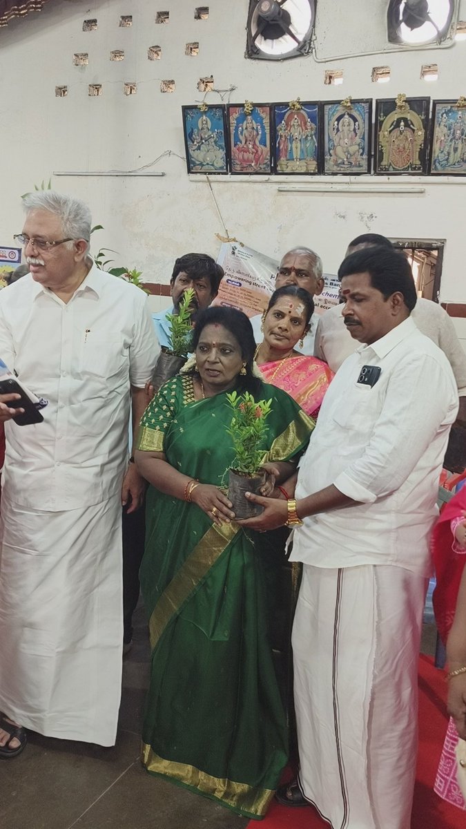 DrTamilisai4BJP's tweet photo. உலக சுற்றுச்சூழல் தினத்தை முன்னிட்டு 
மாண்புமிகு பாரதப் பிரதமர் திரு நரேந்திர மோடி அவர்களின் “ஒரு மரம் தாயின் பெயரில்” என்ற உன்னத முயற்சியை முன்னெடுத்து, சுற்றுச்சூழலை பாதுகாக்கும் உறுதியுடன் மூன்றாவது நாளாக மயிலாப்பூர் மக்களுக்கு நன்றி சொல்லும் விதமாக நடைபெற்ற மத்திய அரசு முகாமில் அனைவருக்கும் மரக்கன்றுகள் வழங்கப்பட்டன.

As Hon'ble @PMOIndia Shri @NarendraModi ji says: "EkPedMaaKeNaam"
As a gesture of gratitude to the voters of Mylapore, saplings were distributed to the public on the third day of the Central Govt  Integrated Service Camp. Along with BJP Thiru. @RaArjunamurthy Avl and AIADMK Area Secy Thiru. kasinathan Avl.

@BJP4India @blsanthosh
@PTI_News @ANI @pibchennai