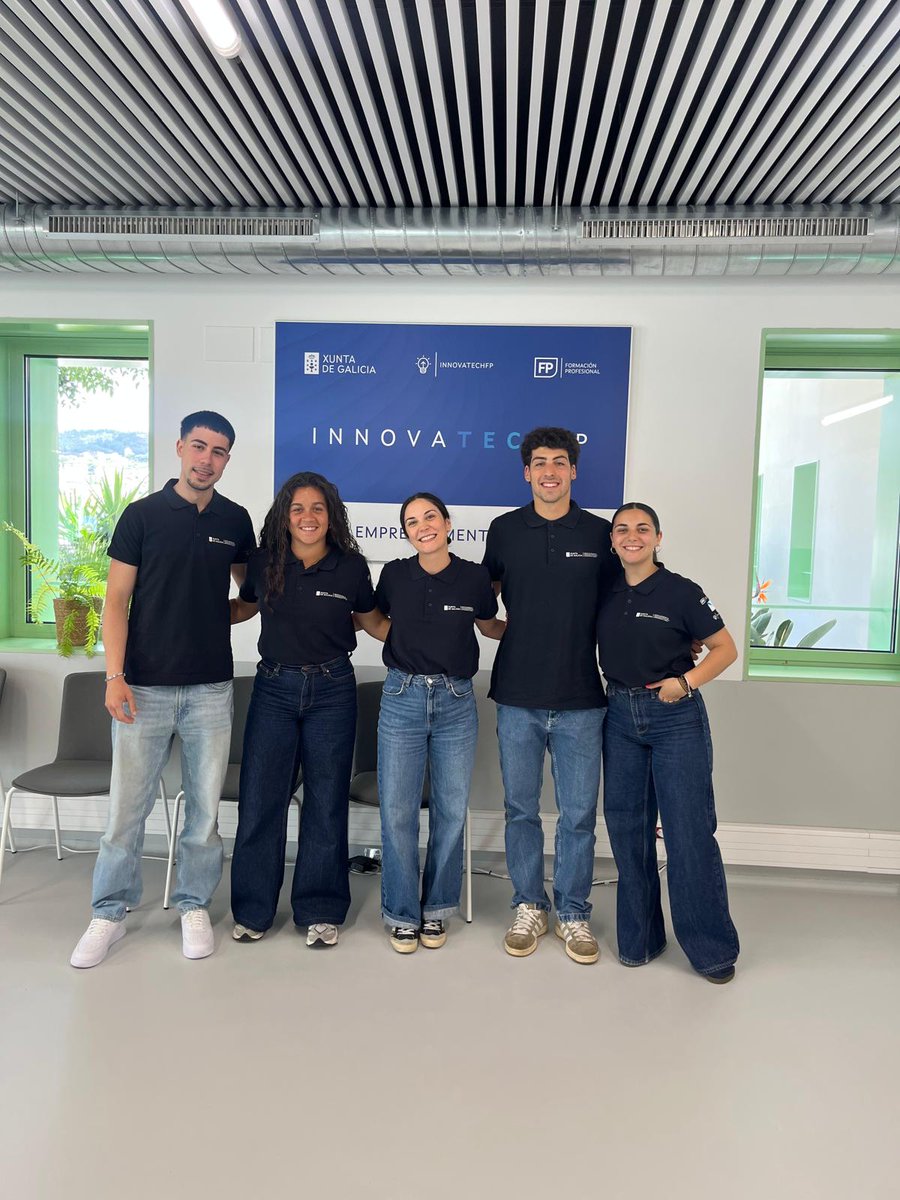 cifpULaboral's tweet photo. Alumnado de 2º do CS de Ensinanza e animación sociodeportiva, coordinados pola súa profesora Iria Fernández, presentou no @CGIFP_gal Cl a súa solución ao reto 7 do programa #InnovatechFP, proposto por @diesemm
#ulaboral #fpgalicia https://t.co/ka0AebQ7FY