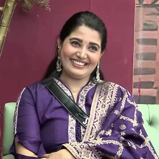 vishnuviews's tweet photo. Happy birthday @sandra_amyy 😊 👏 👍 
#happybirthdaysandraamyy
#hbdsandra https://t.co/AHkIbHSQI6