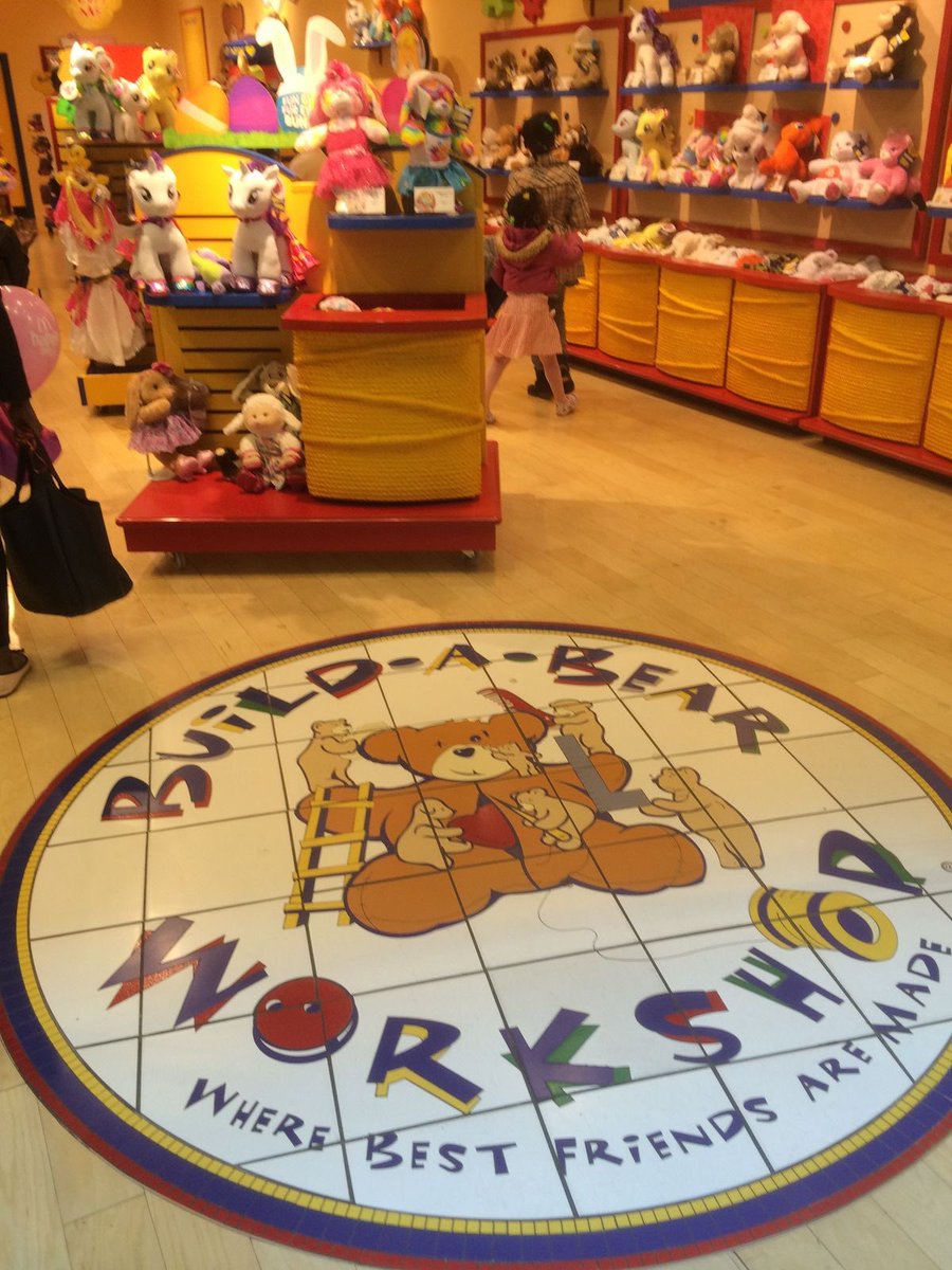tinyaddiee's tweet photo. 💭 little and cg in a mall .. the cg takin them to build a bear while the little holds their hand squealing … then little takes forever looking at all the bears and clothes while cg smiles and watches over them closely https://t.co/suvApLUmKt