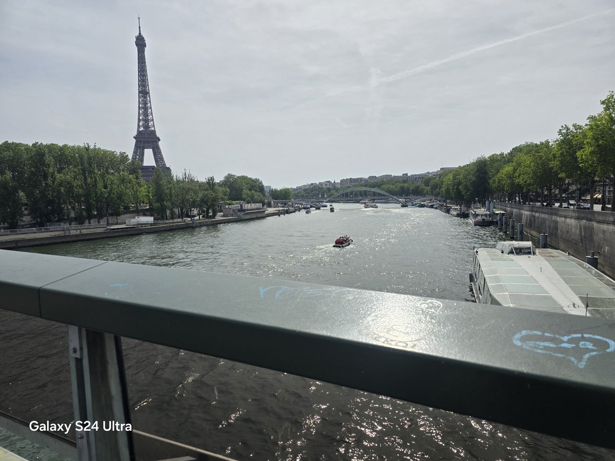 bogumar616's tweet photo. フランス旅行 https://t.co/uzbG5s0hab
